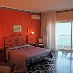 Costa Azzurra Hotel 3*