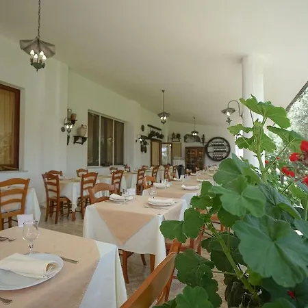 Costa Azzurra Hotel 3*