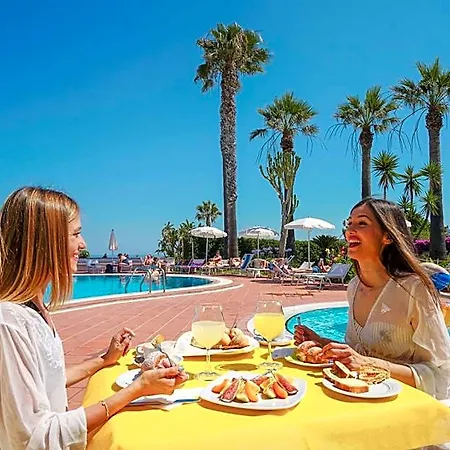 Costa Azzurra Hotel 3*