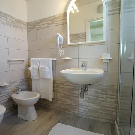 호텔 Costa Azzurra - Panoramic Swimming Pool And Free Parking
