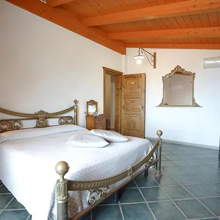 호텔 Costa Azzurra - Panoramic Swimming Pool And Free Parking 3*